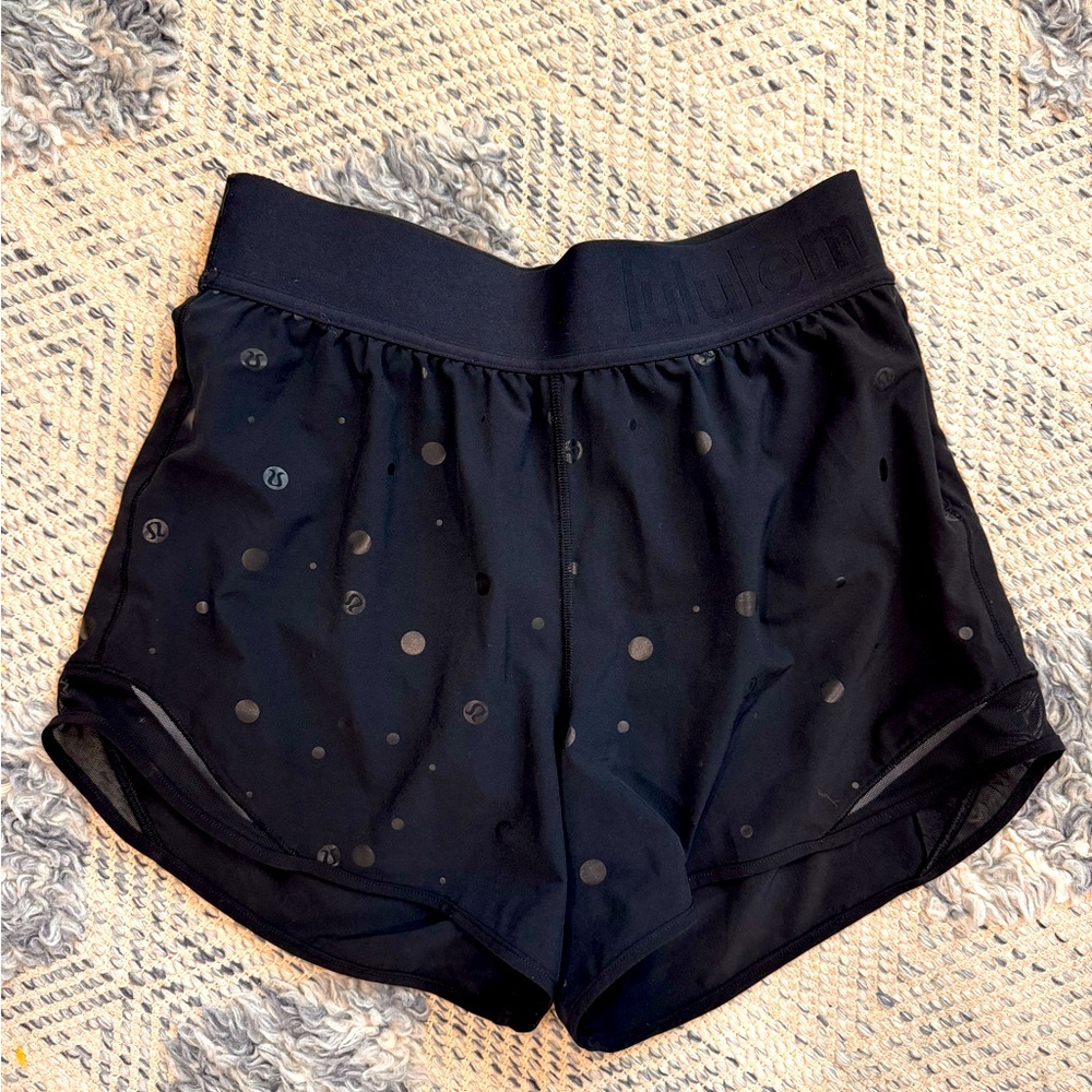 Lululemon Hotty Hot Short Logo